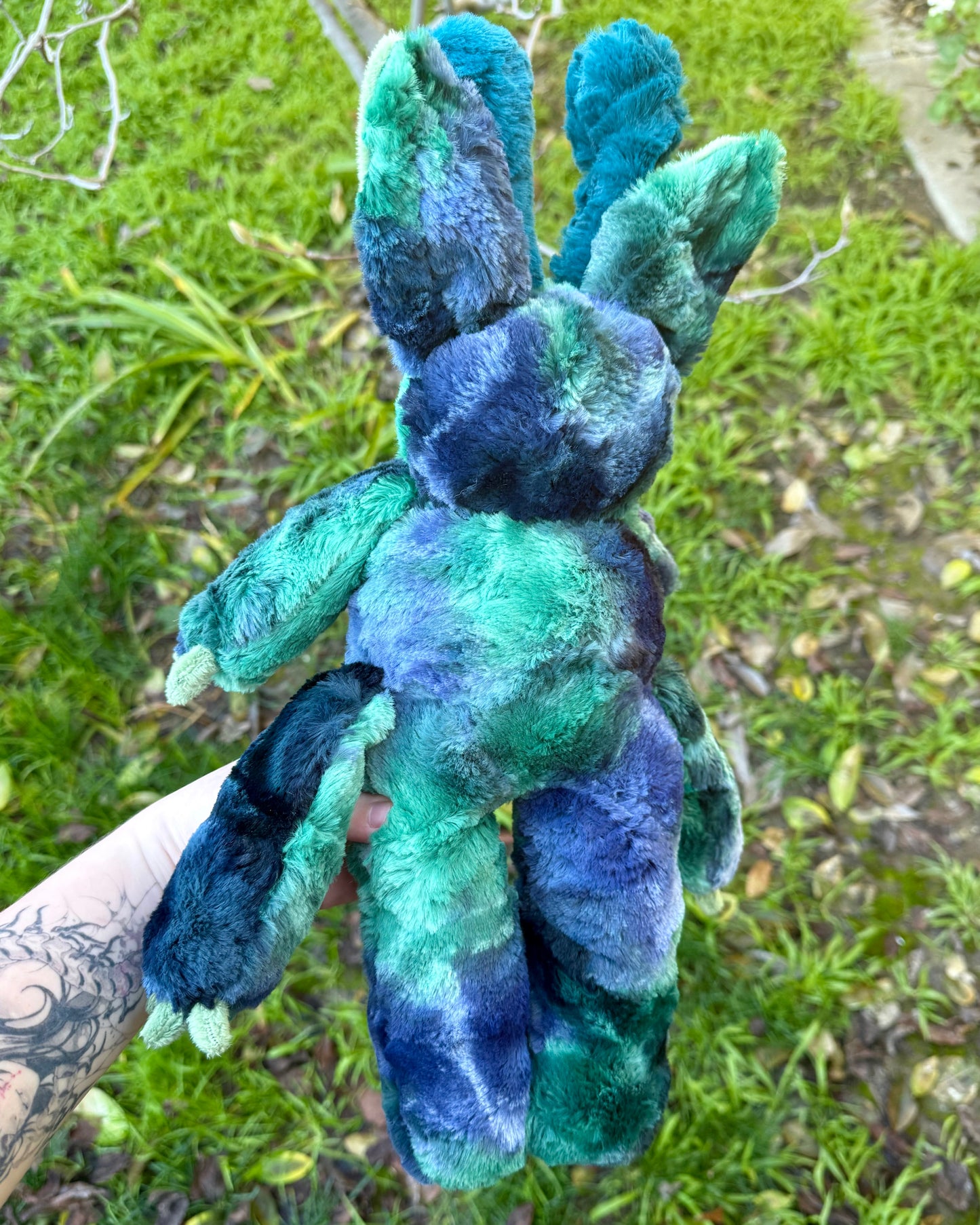 Indigo ( alien plushie )