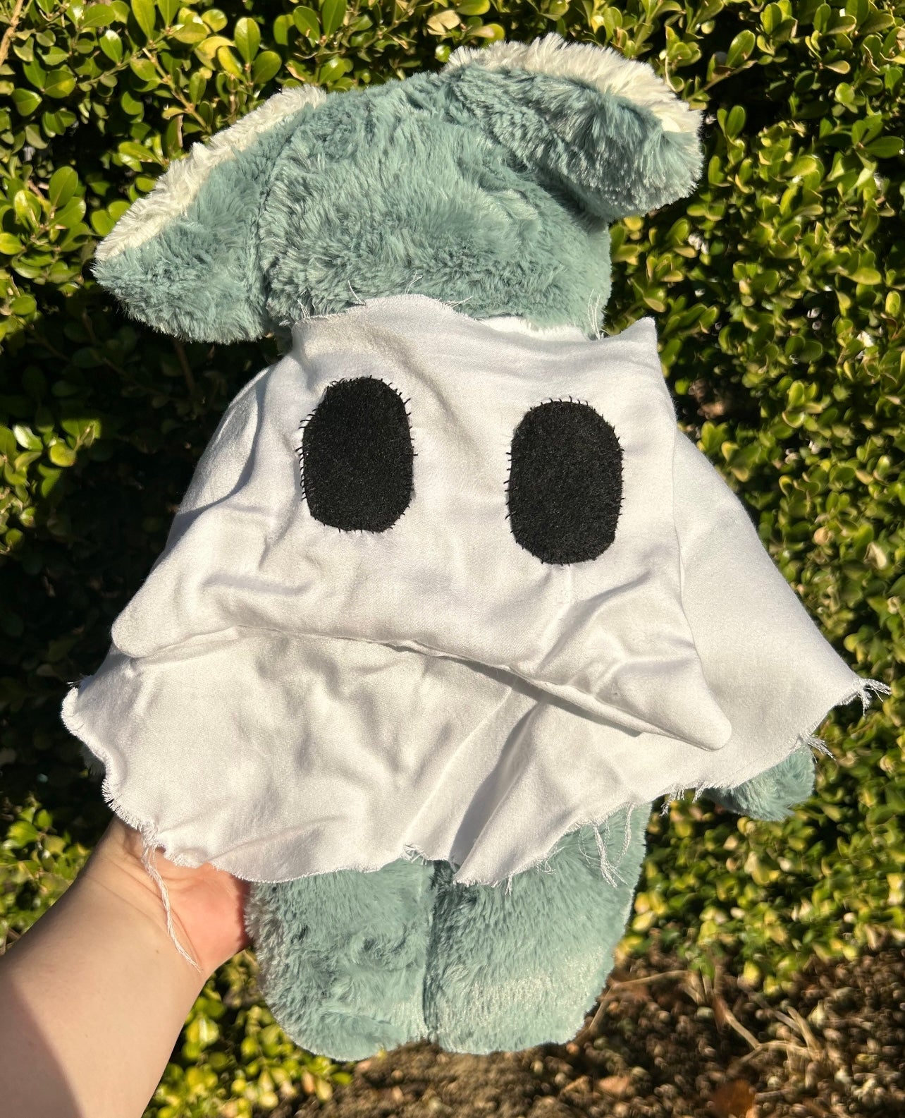 Casper ( skeleton ghost plush ) *spooky drop*