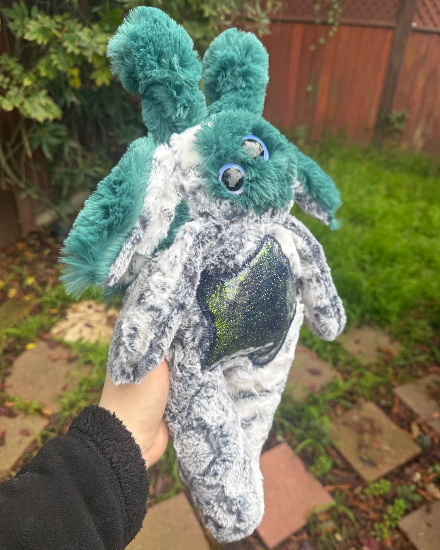 Glorp ( alien plushie )