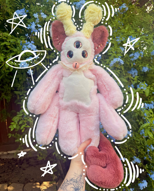 Juno * Alien cat *