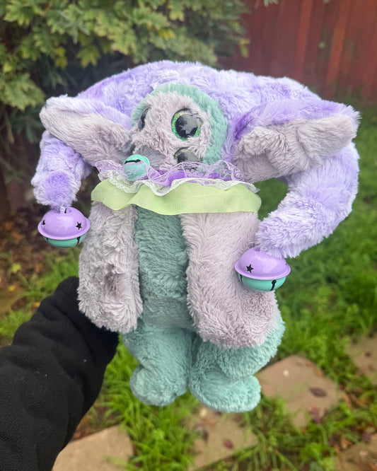 Geode ( jester plushie ) ￼