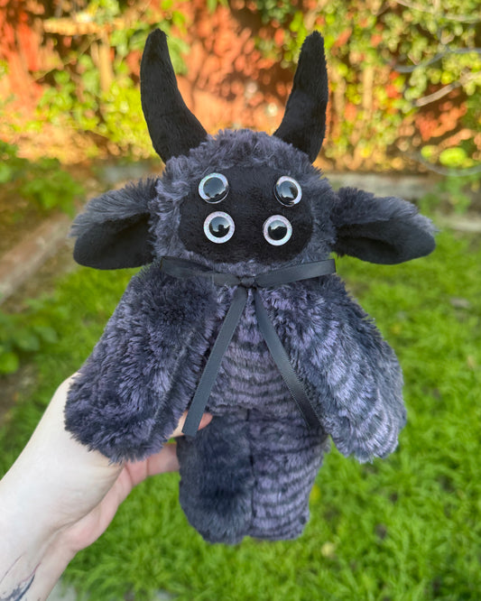 Celia ( small monster plush )