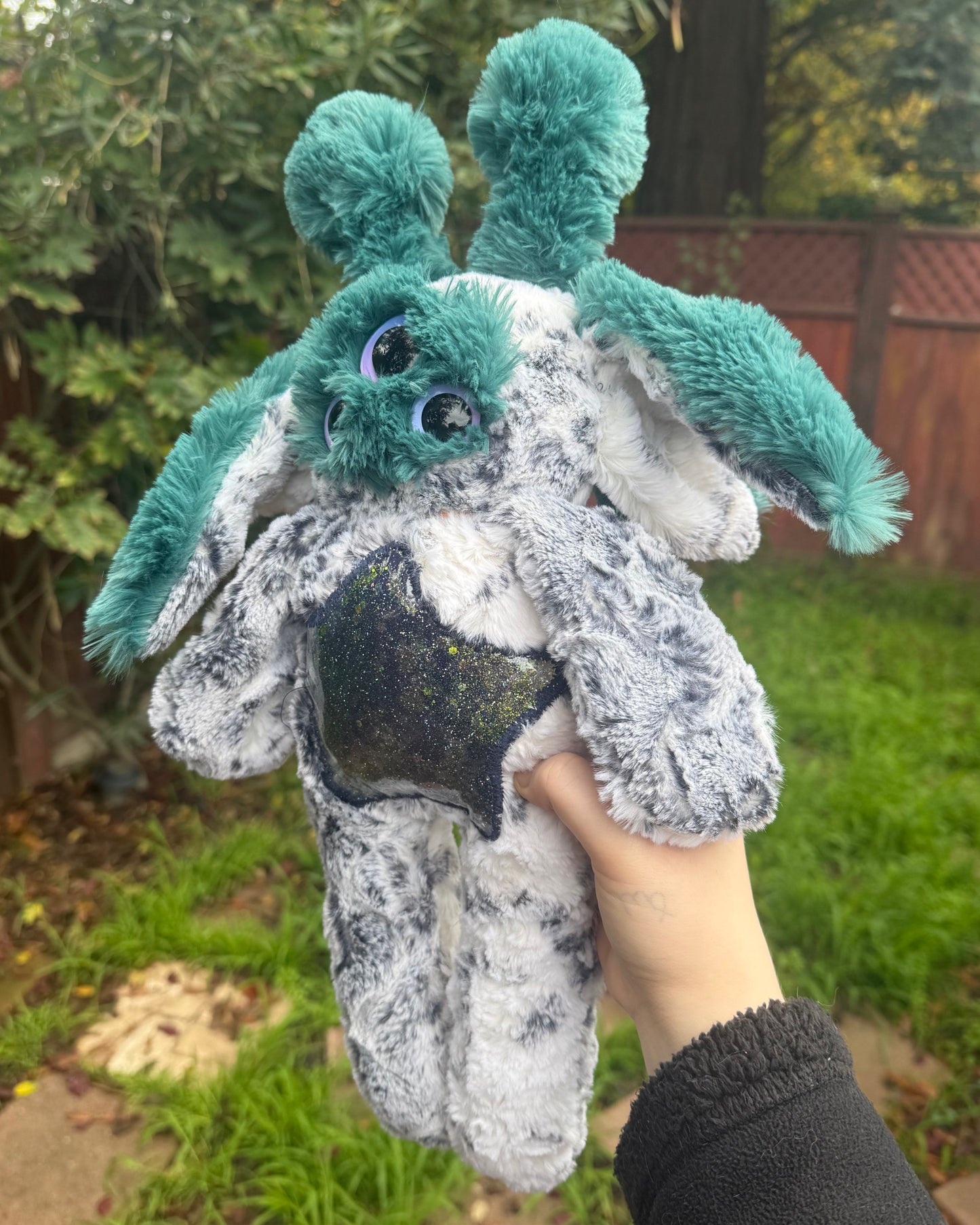 Glorp ( alien plushie )