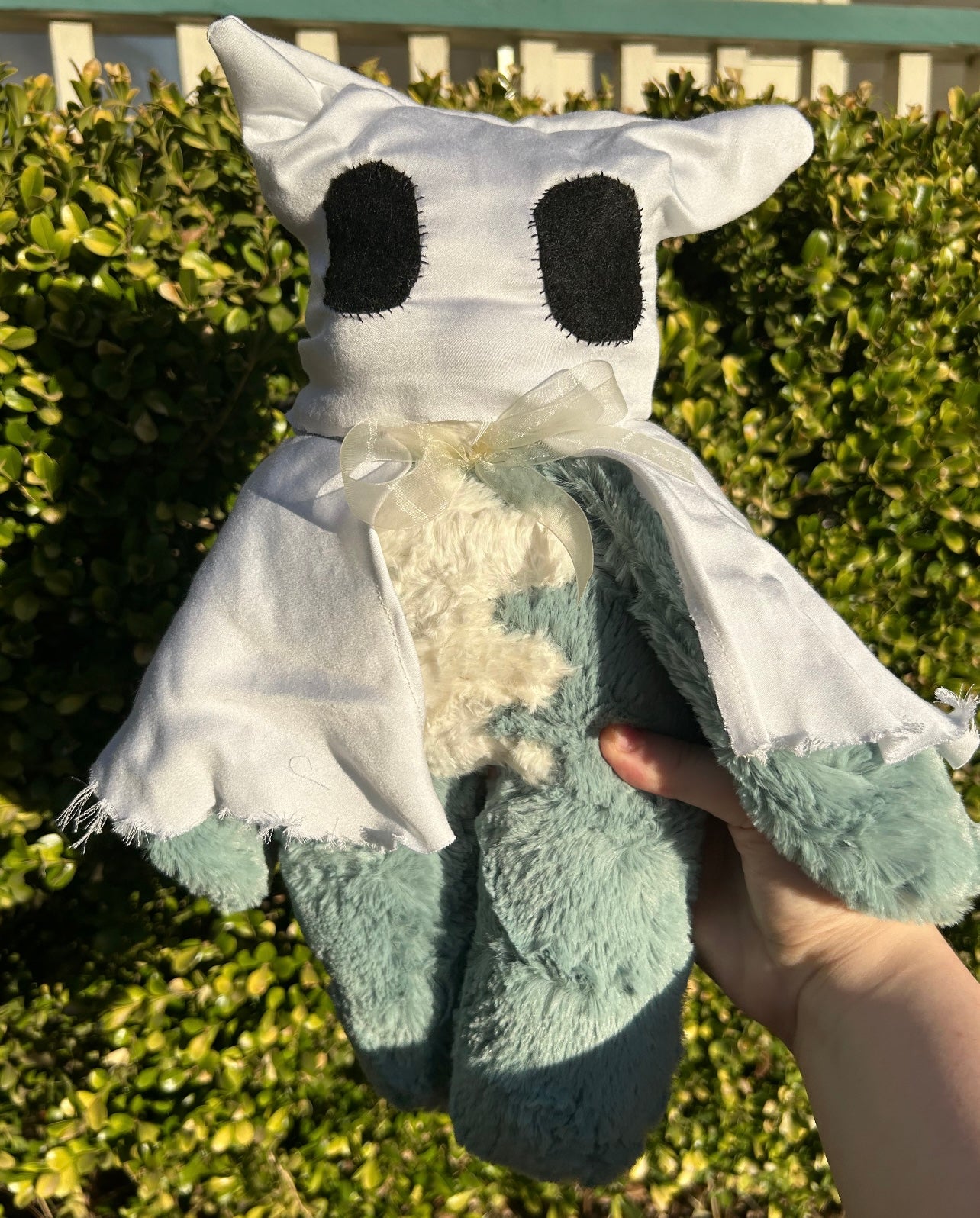 Casper ( skeleton ghost plush ) *spooky drop*