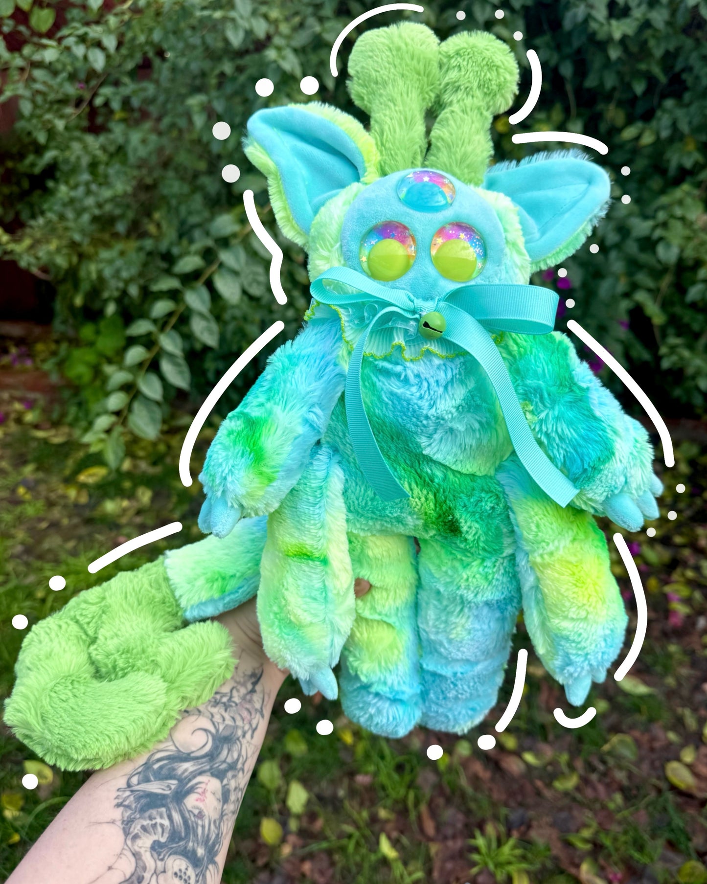 Millie ( alien cat plushie )
