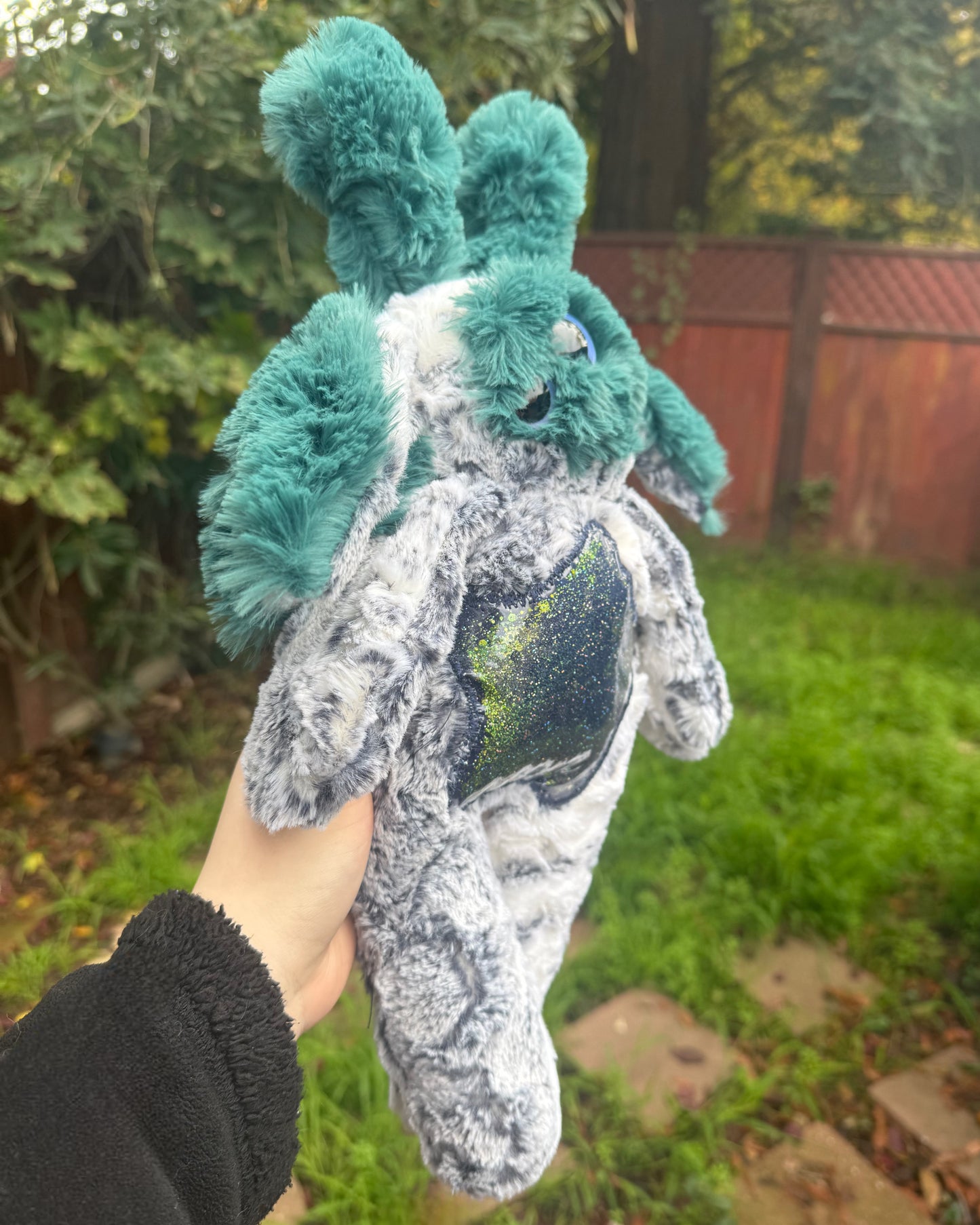 Glorp ( alien plushie )