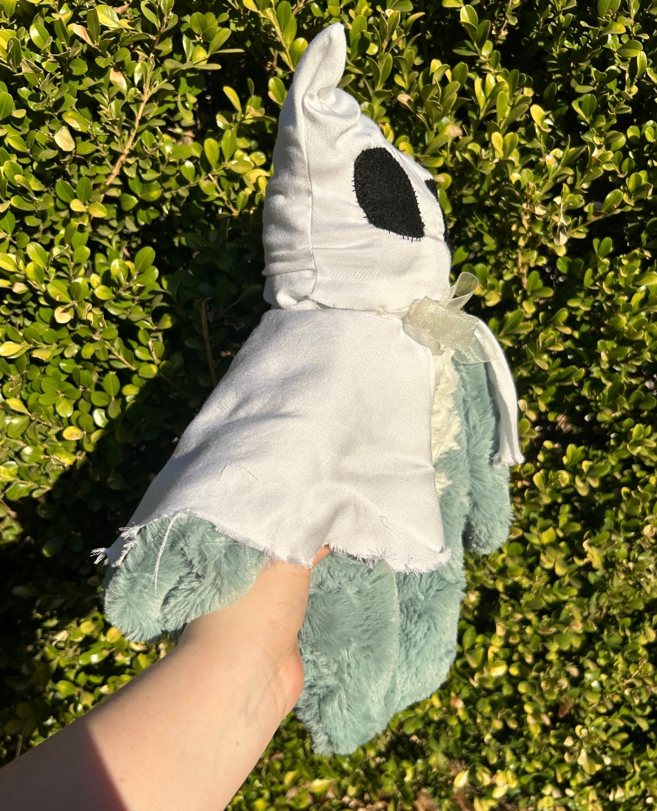 Casper ( skeleton ghost plush ) *spooky drop*