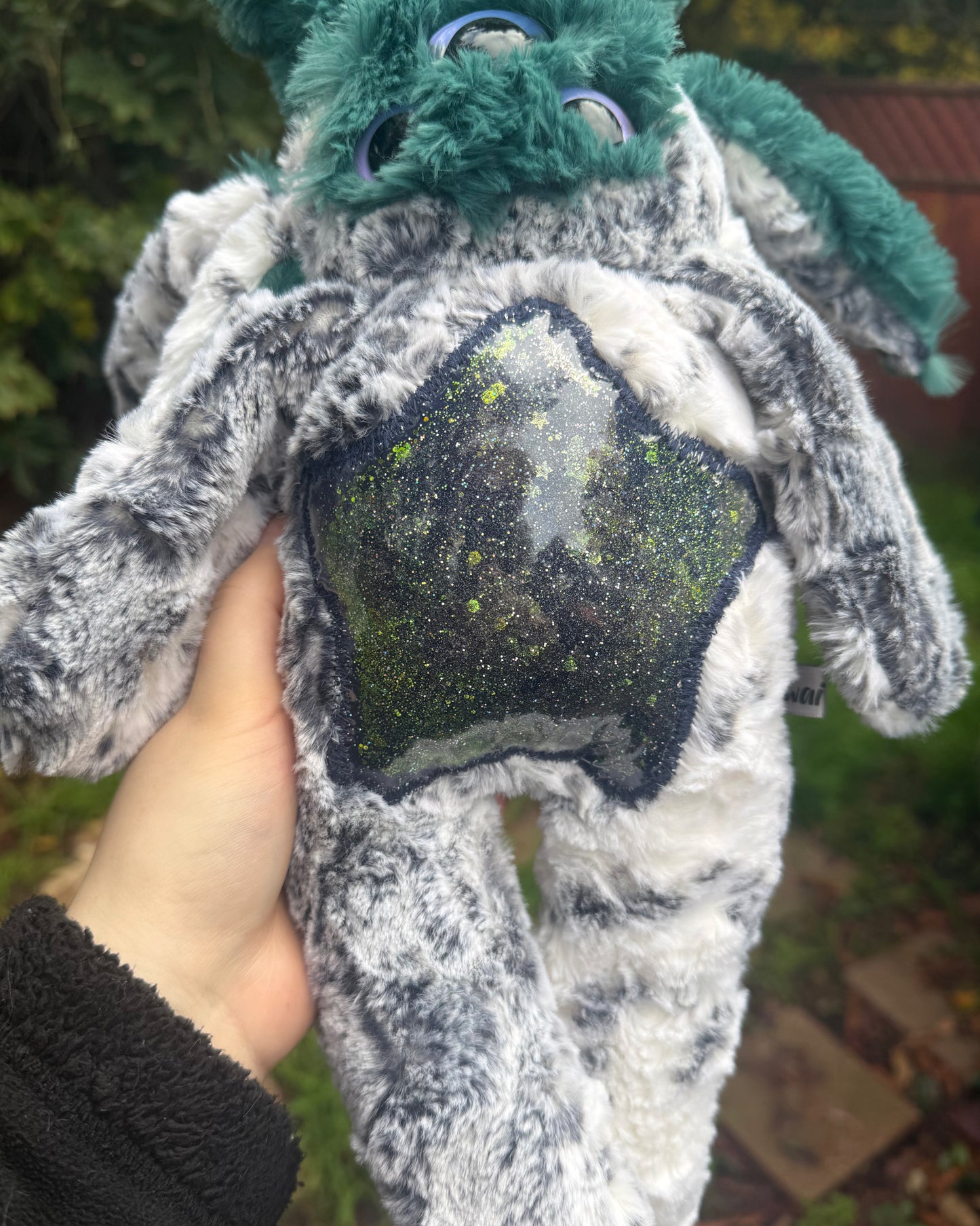 Glorp ( alien plushie )