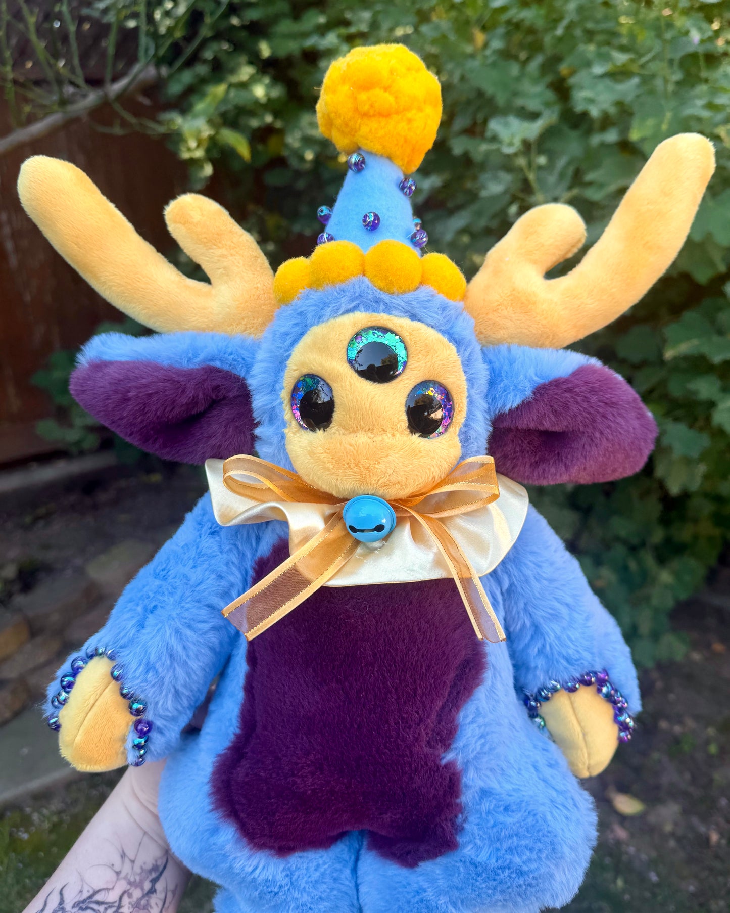 Halo ( clown plush )