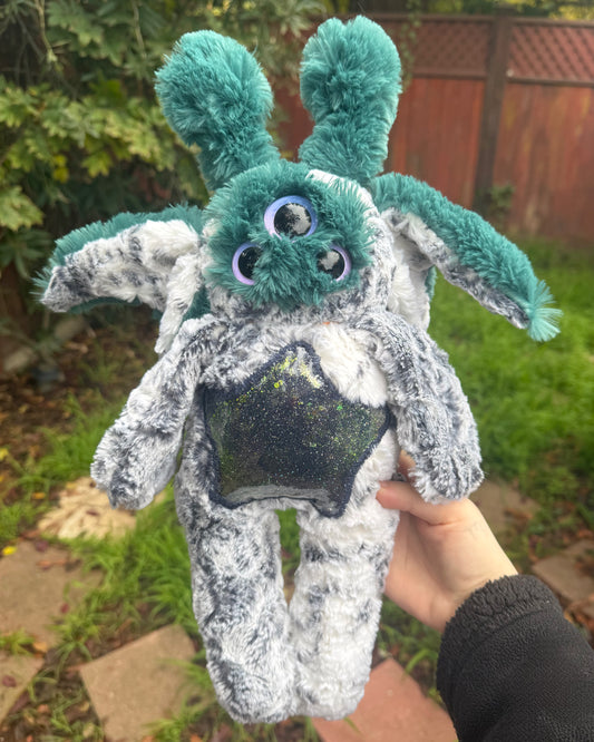 Glorp ( alien plushie )