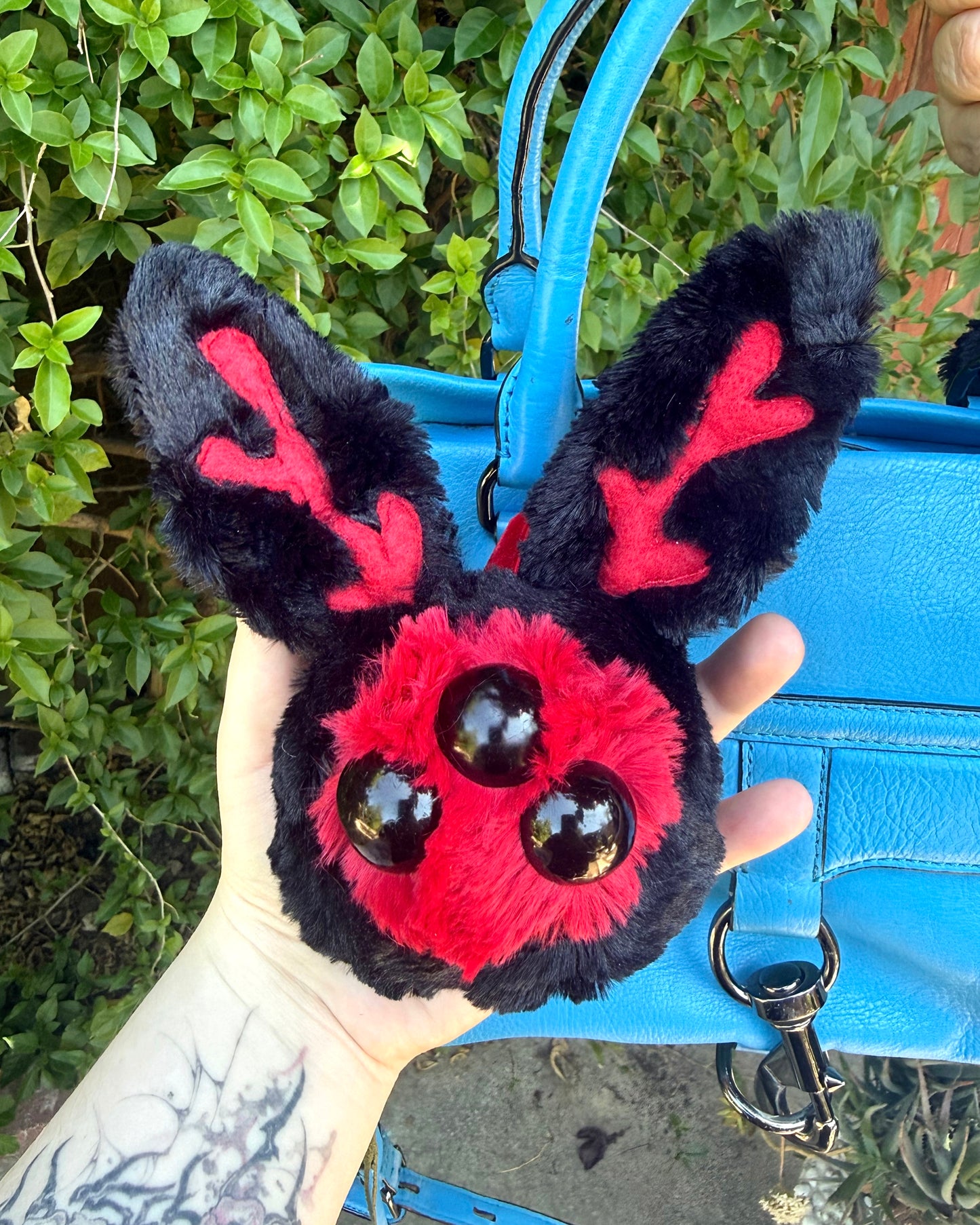 Mothman keychain * Made to order* ( PLZ READ DESCRIPTION BEFORE ORDERING)