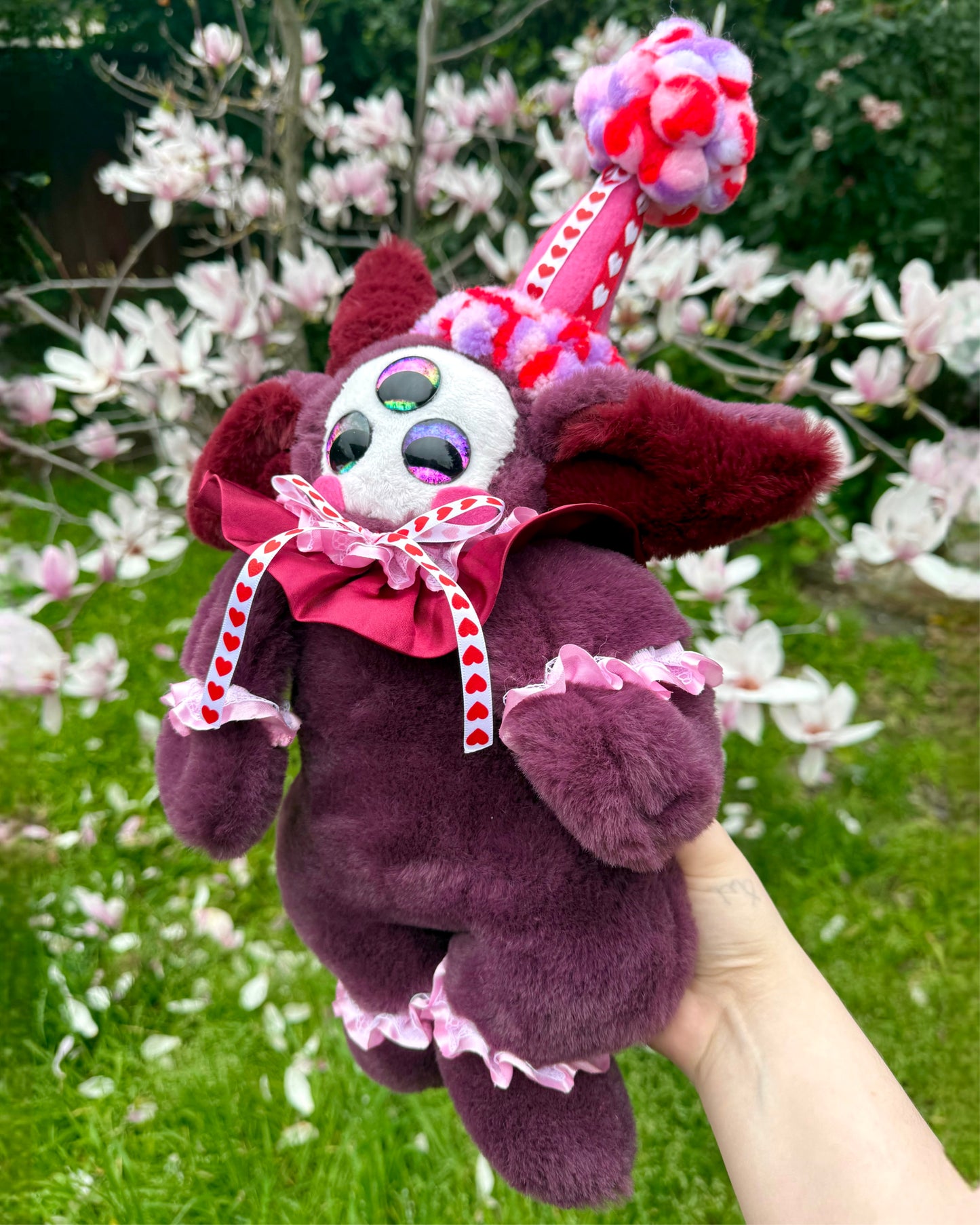 Alvira ( clown valentine plush )