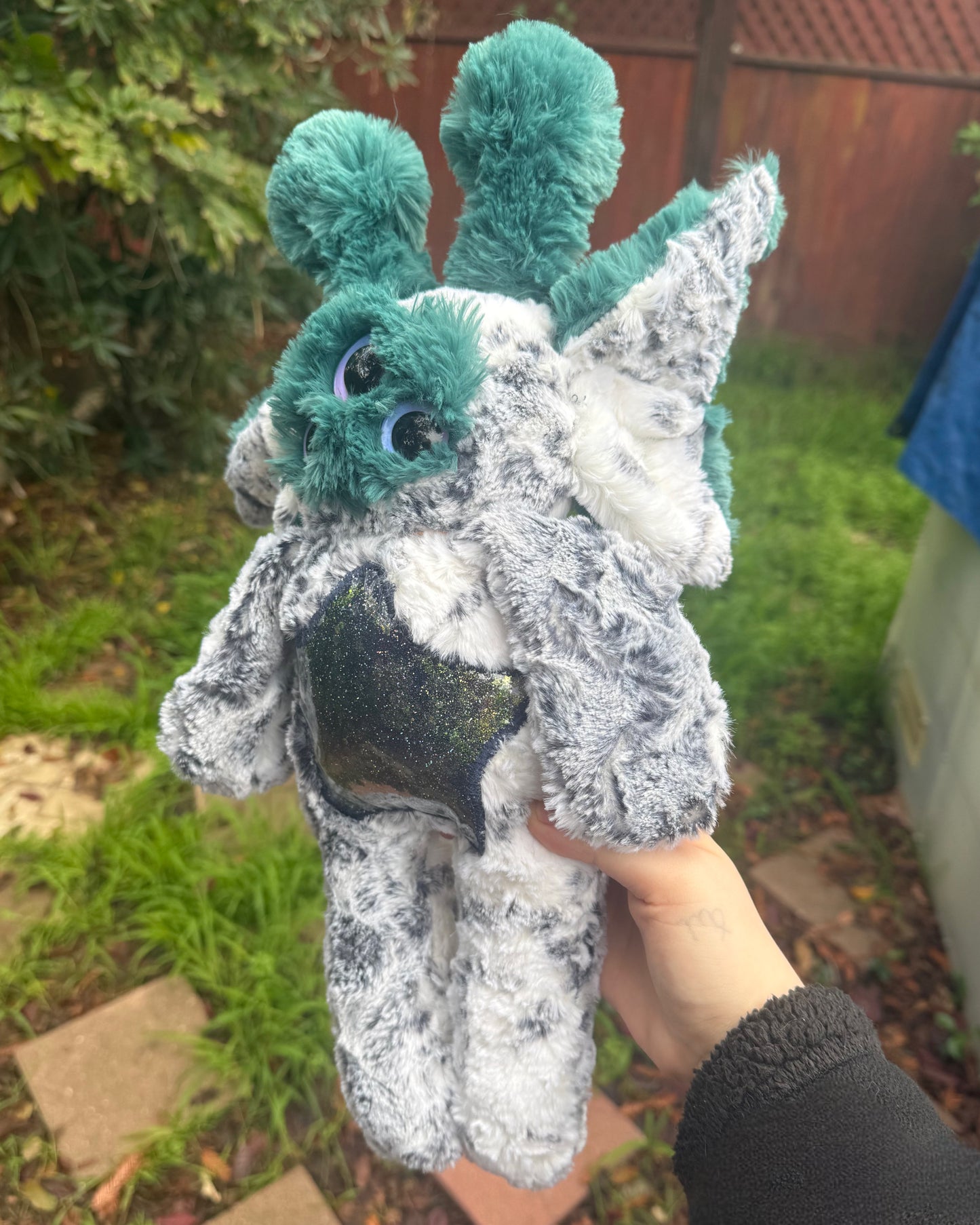 Glorp ( alien plushie )