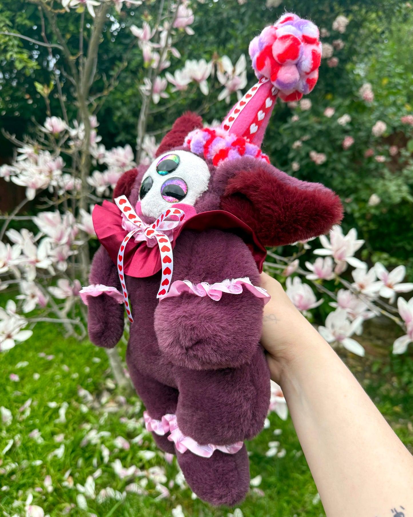 Alvira ( clown valentine plush )