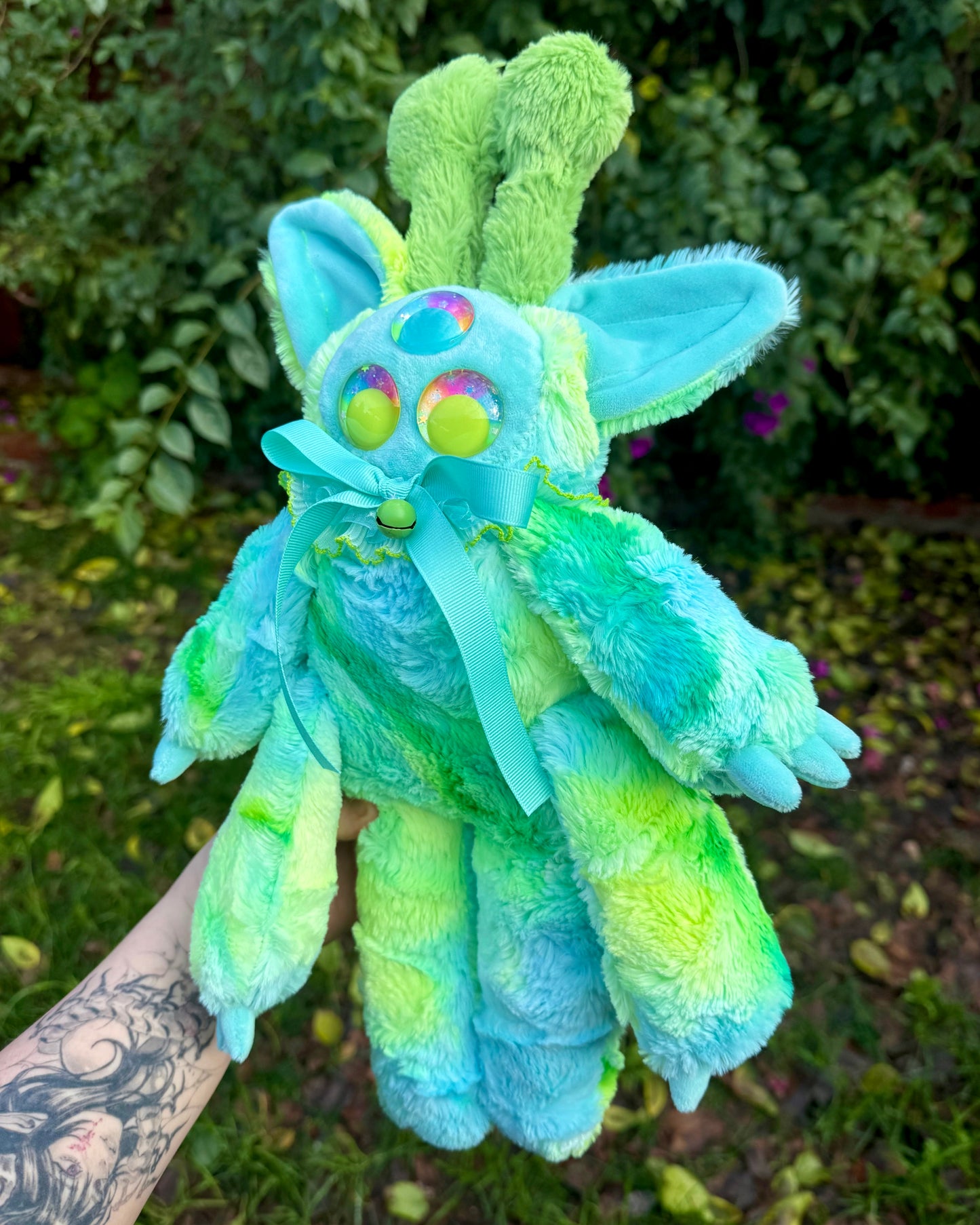 Millie ( alien cat plushie )