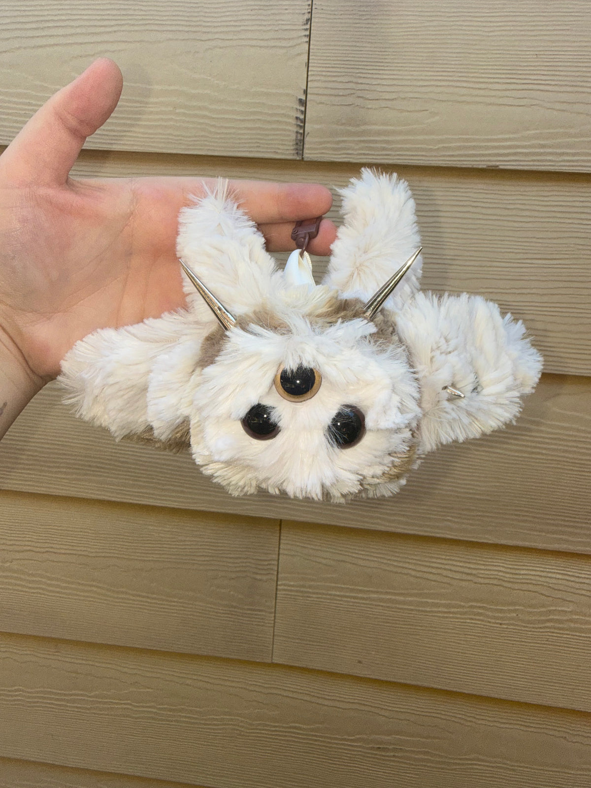 CUSTOM KEYCHAIN * PLZ DO NOT PURCHASE BEFORE SENDING A DM ON INSTA *